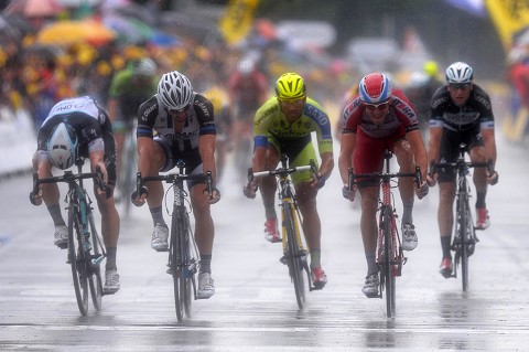 7305_TDF14_Stg19_ArrivalSprint_RENSHAW_Mark_(AUS)_3rd_DEGENKOLB_John_(GER)_2nd_KRISTOFF_Alexander_(NOR)_BENNATI_Daniele_PETACCHI_Alessandro_(ITA)_tdwPhSpt