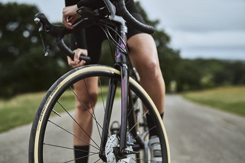News Continental GP 5000 Cream Sidewall velouk